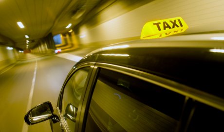 Réserver un taxi pour transfert à l'aéroport de Lyon Saint-Exupéry